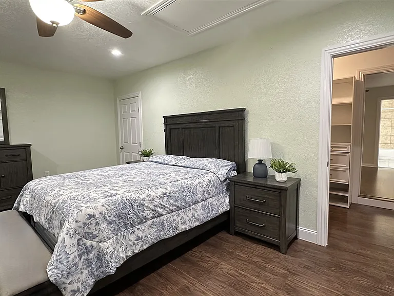13731 Biggs St — Photo 12