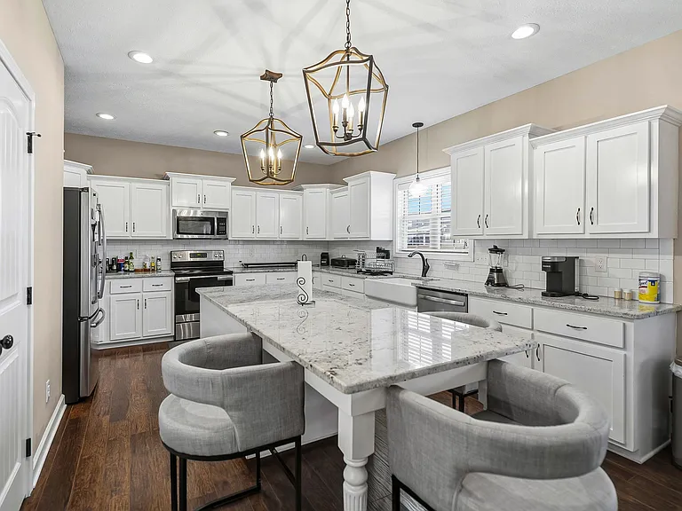 3747 Windmill Dr — Photo 11