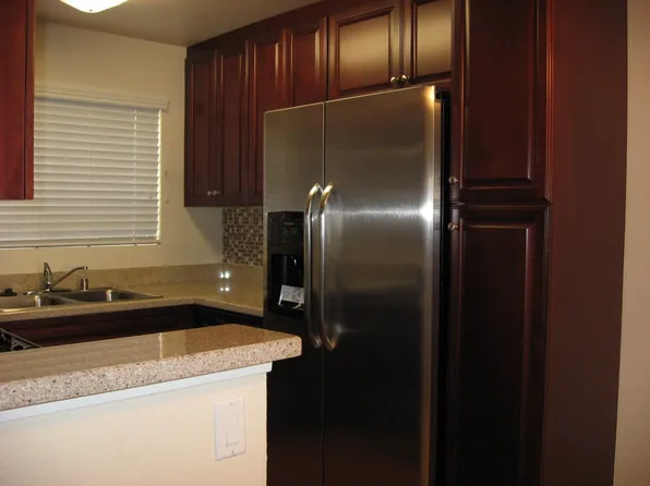 21520 Burbank Blvd APT 218, Woodland Hills, CA 91367