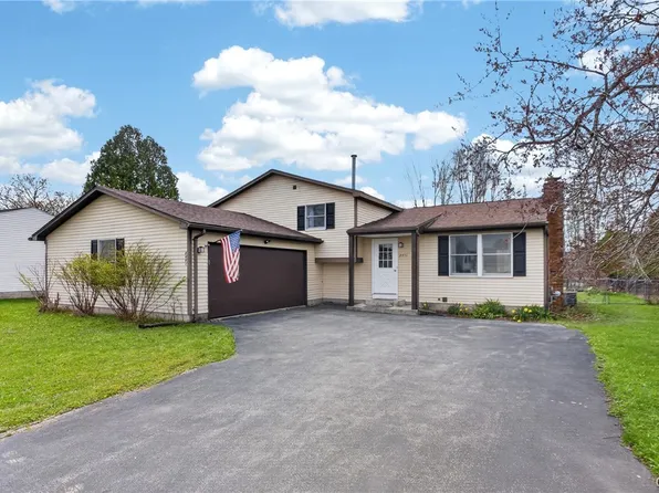 8491 Torchwood Ln, Cicero, NY 13039