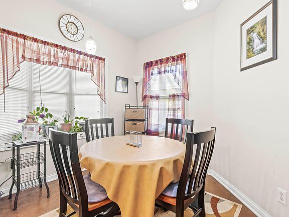5th image of 6121 McNaughten Grove Ln