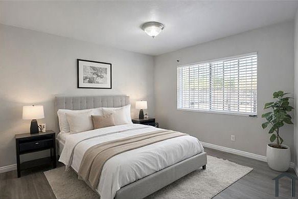 1st image of 323 W Avenue 38