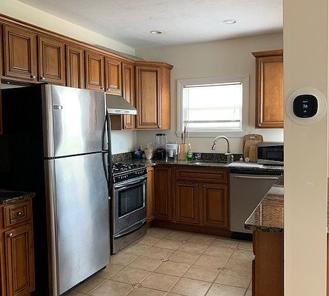 4th image of 6 Wilson Ave Unit 1