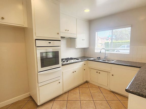 Kitchen - view 2