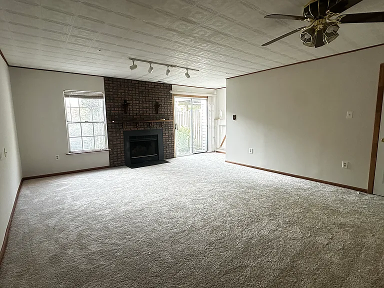 2558 Ambling Cir — Photo 2