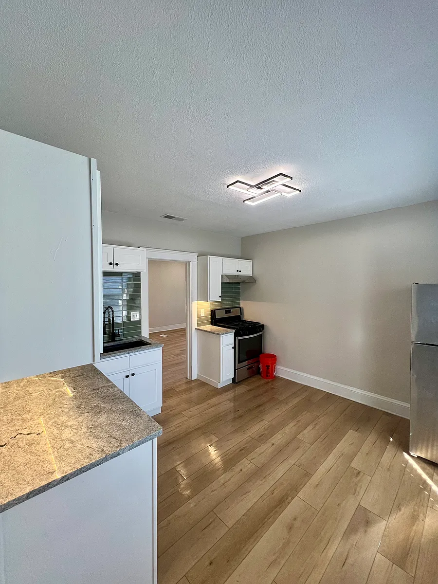 Building Photo - 2089 Robin St #4