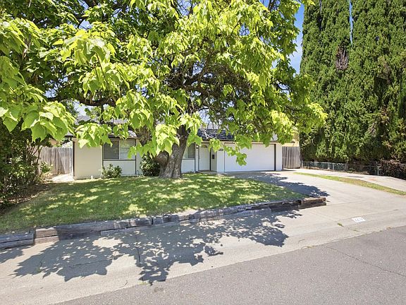 3rd image of 2209 Cervantes Dr