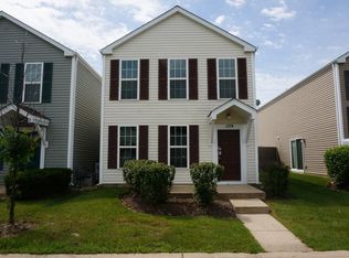 1574 Victoria Park Cir, Aurora, IL 60504