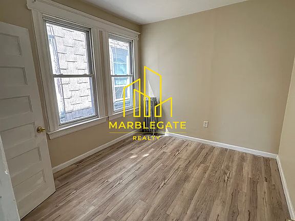 4th image of 164 S 11th St #22