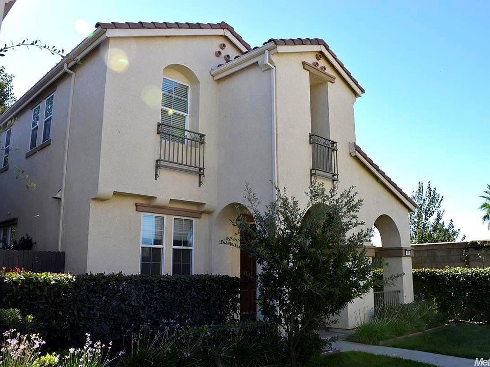 2nd image of 540 Wapello Cir
