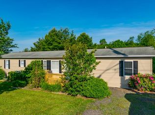 96 Weddle St, Hillsville, VA 24343