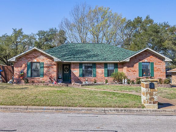 2nd image of 704 Bormann St