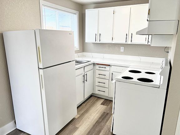 2nd image of 1605 1/2 8th St