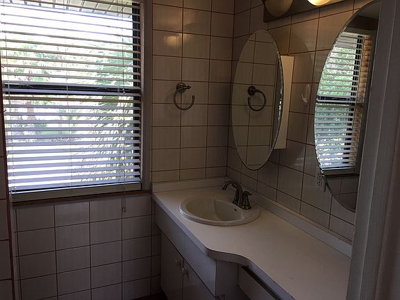 5th image of 1244 Seminole Dr