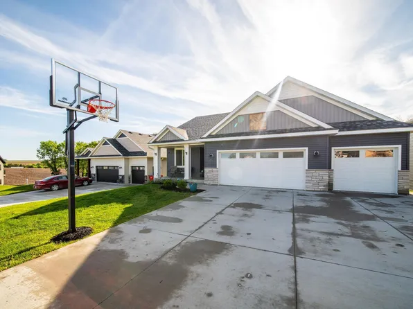 1004 Blanch Ct, Mantorville, MN 55955