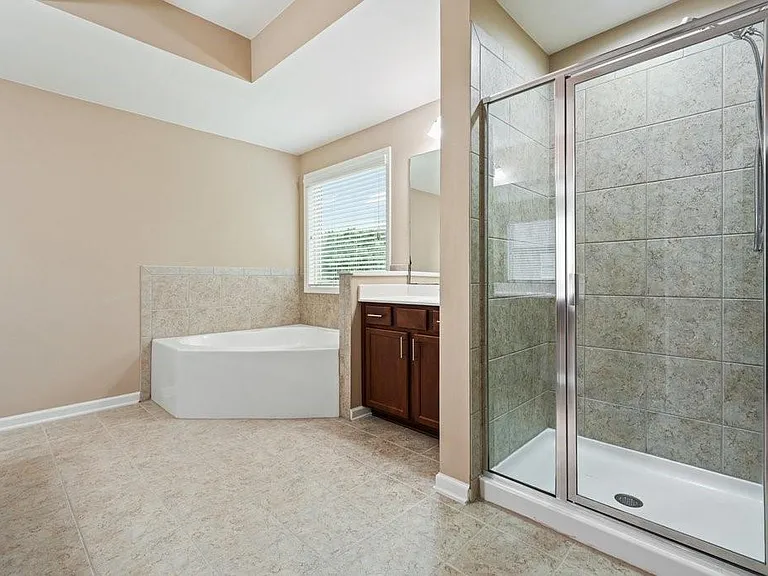1010 Chelsey Way — Photo 43