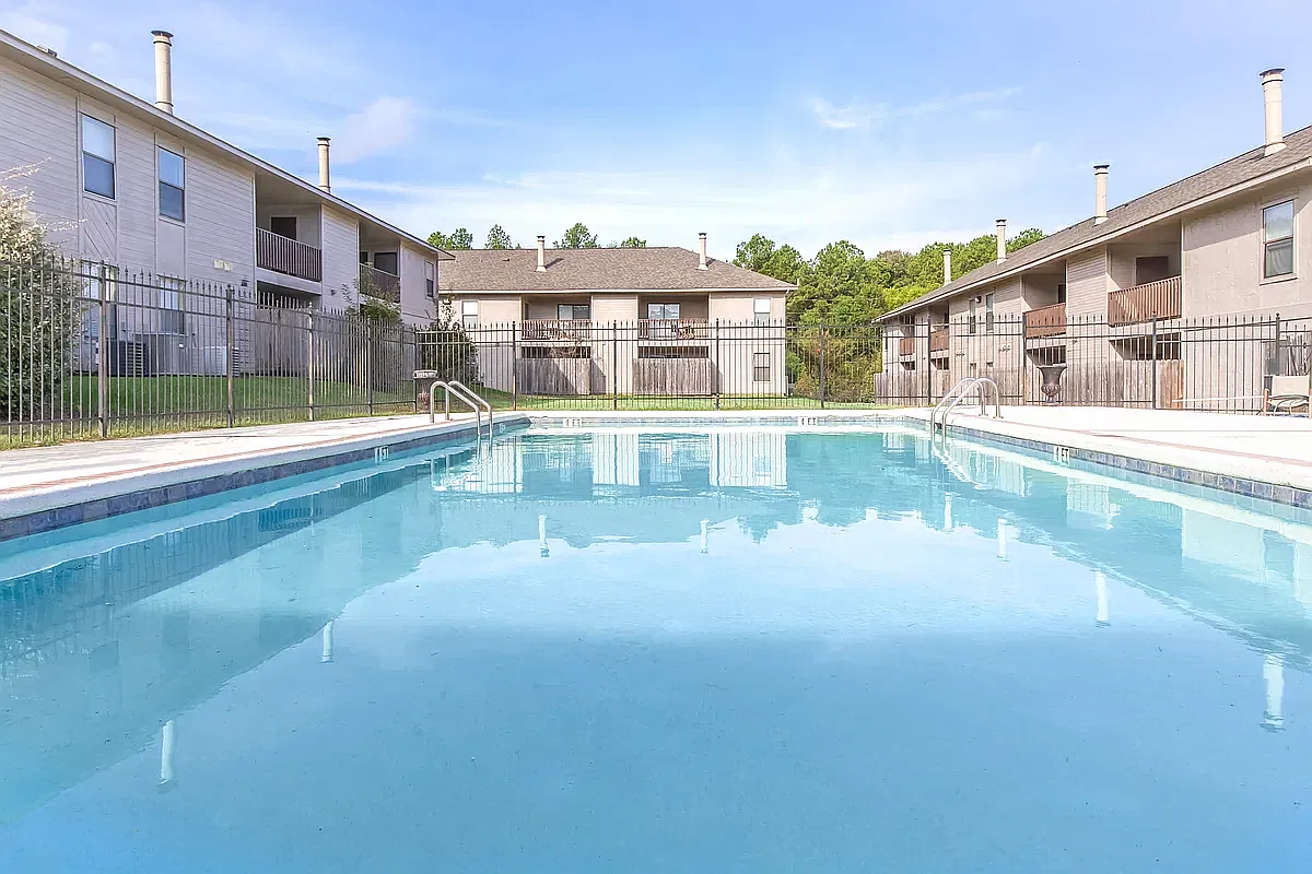 Cedar Creek Village — Photo 2