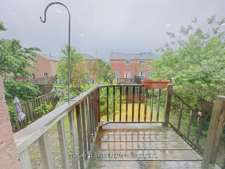 24 Sullivan Dr — Photo 33