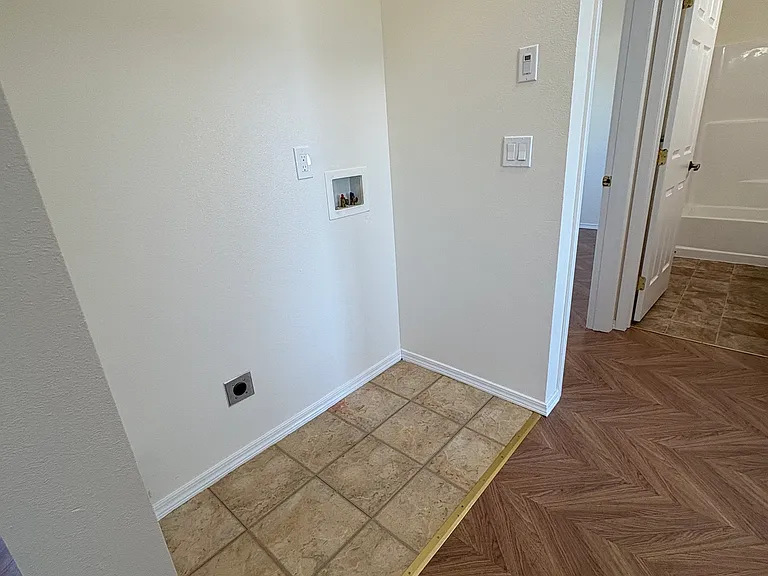 221 W Wynooche Ave #404 — Photo 5