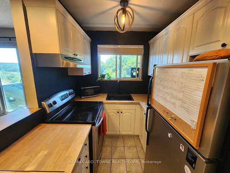 2373 King St E #51 — Photo 3