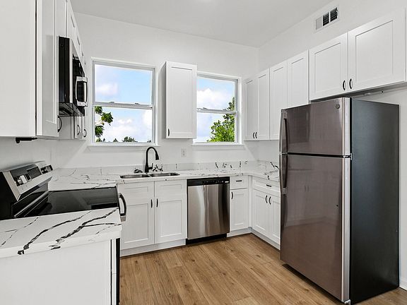5th image of 1730 Lizardi St #32