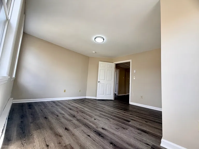 3-5-7 Maple St #7 — Photo 4