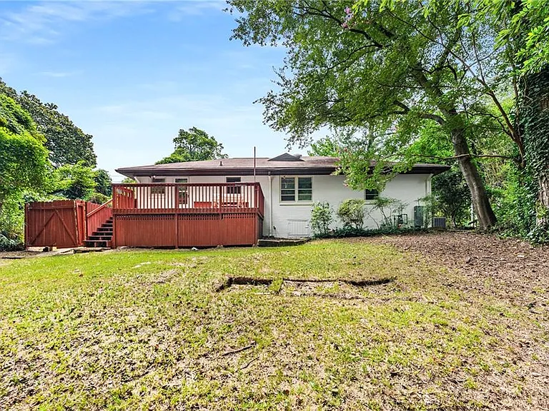 1469 Clairmont Rd — Photo 23