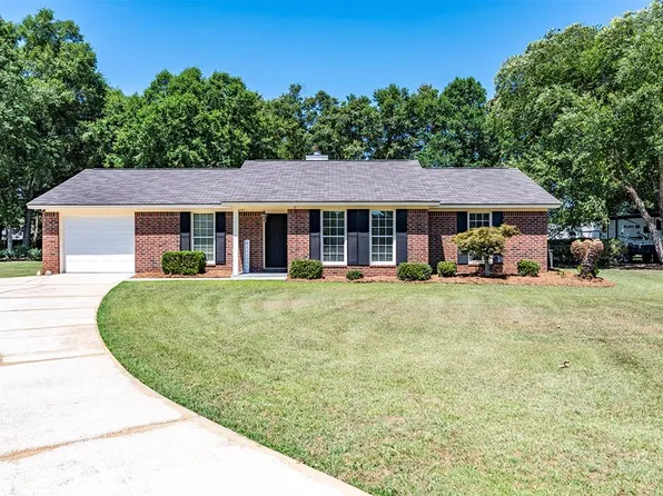 189 Saint Clair Dr, Leesburg, GA 31763