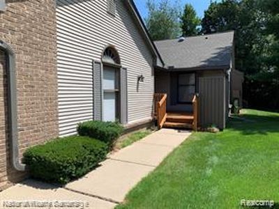 14112 Meadow Hill Ln, Plymouth, MI, 48170