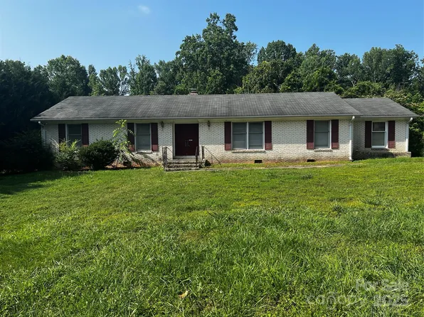 629 Belmorrow Dr, Charlotte, NC 28214