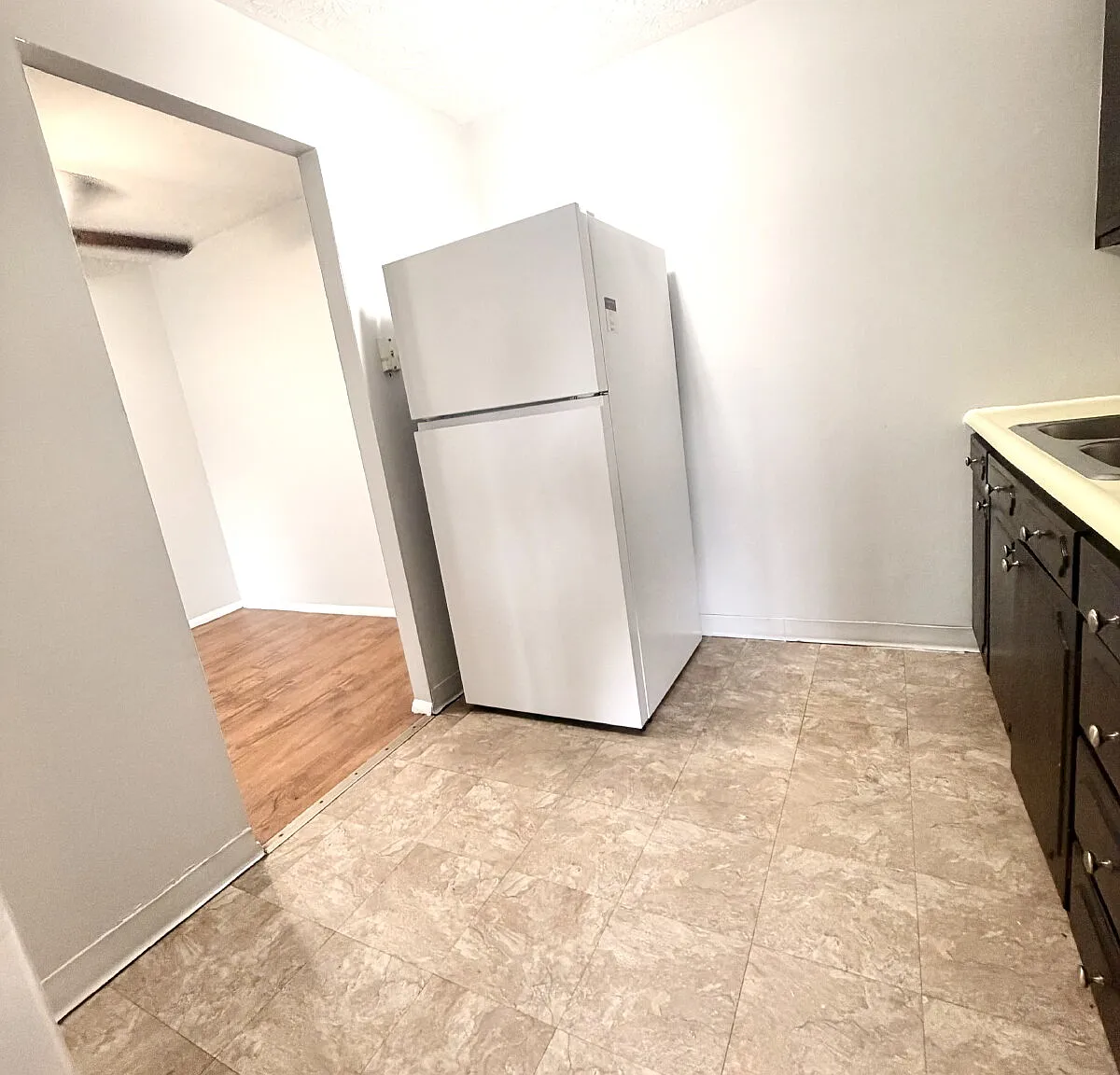 1 bed, 1.0 bath, 800 sqft, $875 — Photo 4