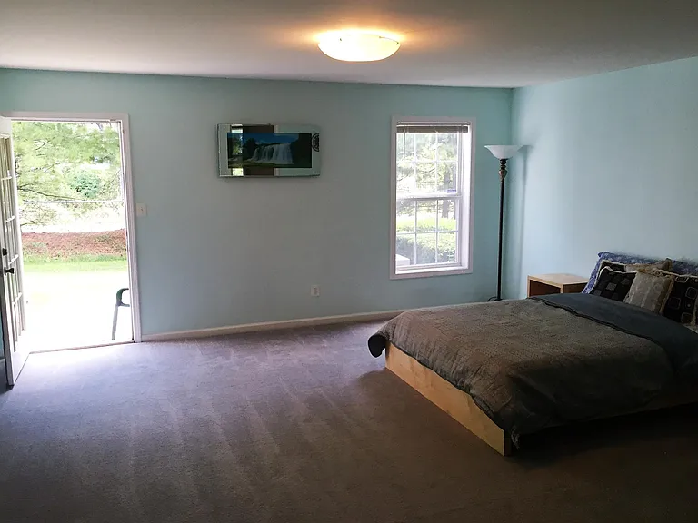 Huge Walkout basement, lot of natural light.