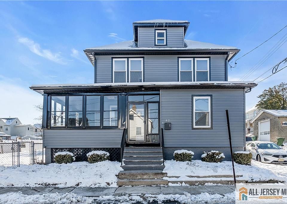 1st image of 42 Dane St