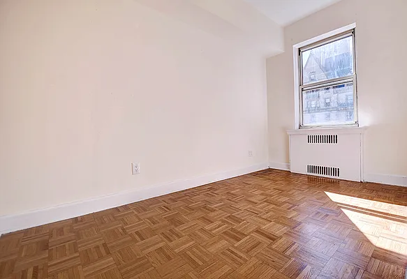 Rented by Urbane Brokerage | media 7