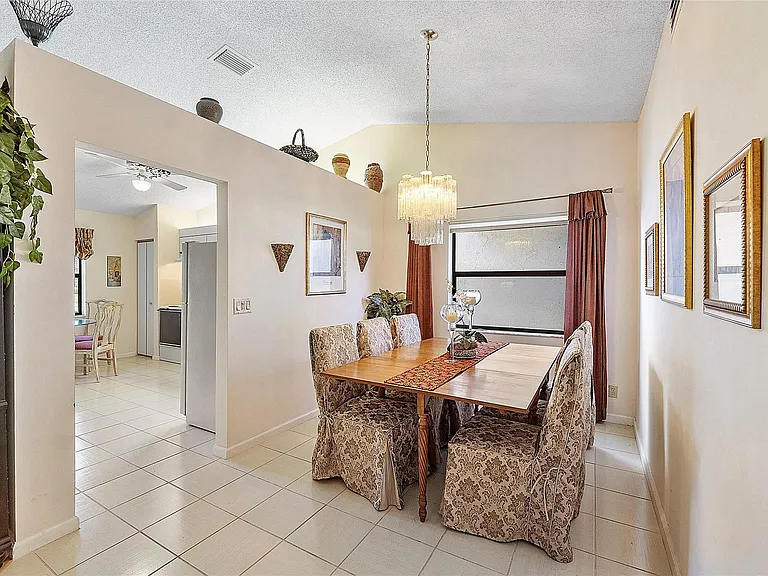 31 Columbia Ct — Photo 47