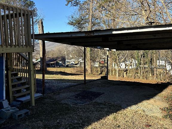3rd image of 206 Long Dr
