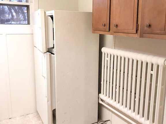 4th image of 917 1st Ave S APT 8