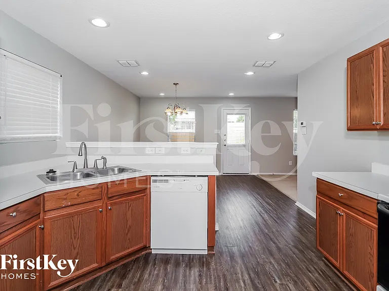 6933 Meadow Way Ln — Photo 5