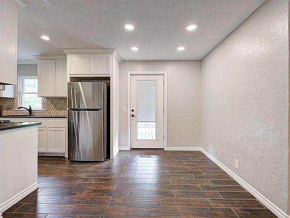 2nd image of 2425 NW 42nd St