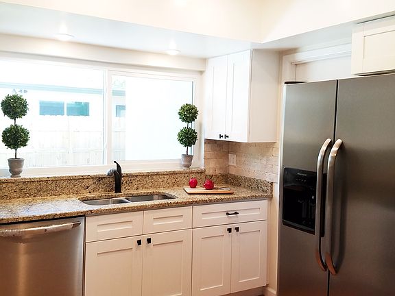 4th image of 239 Timberlane Dr