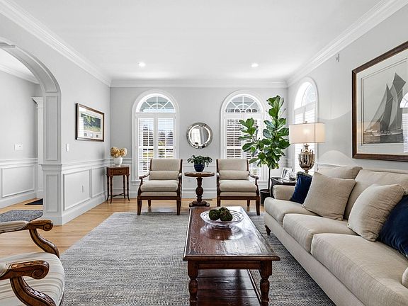 2nd image of 34 Farm Valley Road