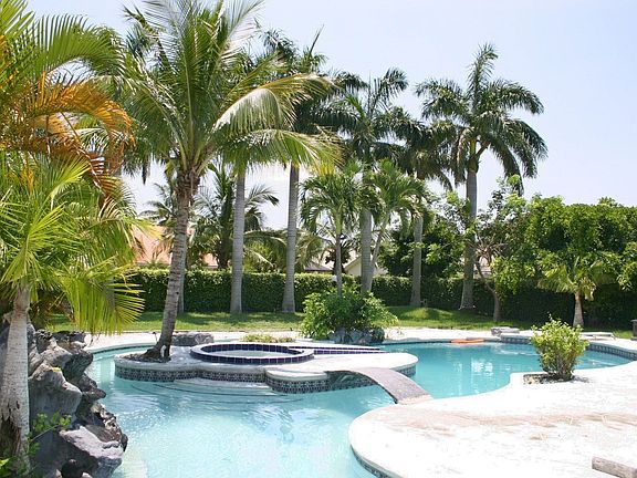 3rd image of 5512 NW 39th Ave