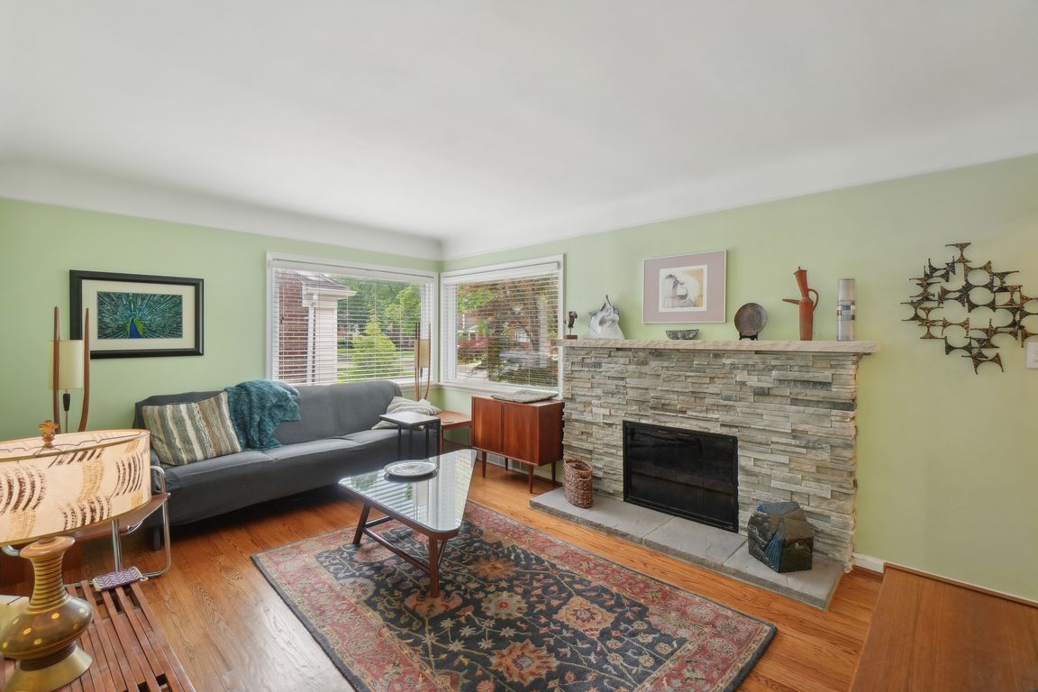 Buckingham Ave-1605-003.jpg