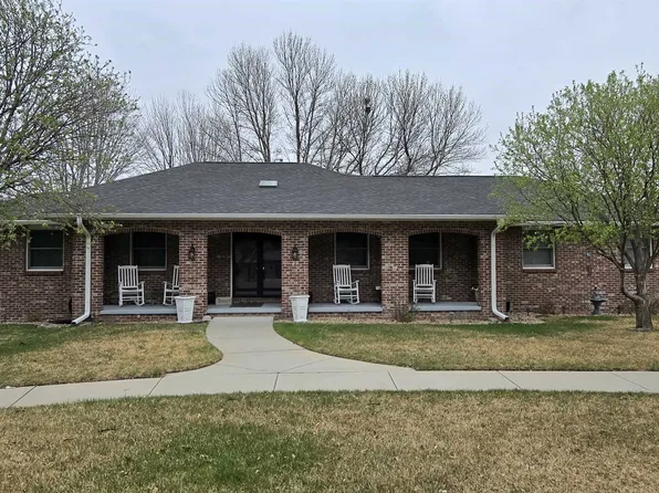 29 E 48th St, Kearney, NE 68847