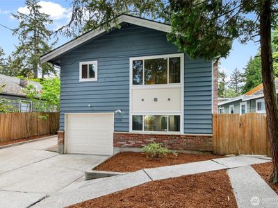 14008 Roslyn Place N, Seattle, WA, 98133