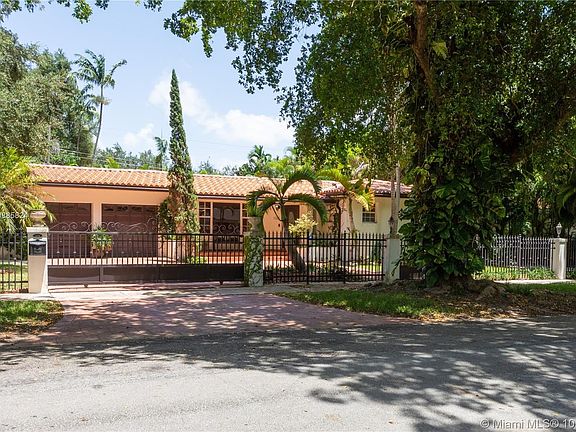 2nd image of 1025 Bayamo Ave