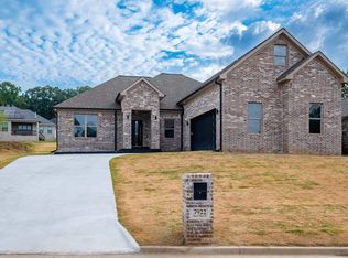 7922 Kanis Pines Dr, Little Rock, AR 72204