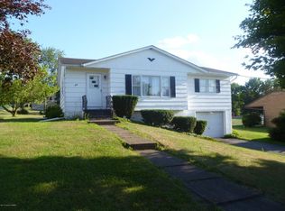 40 Red Maple Ave, Mountain Top, PA 18707