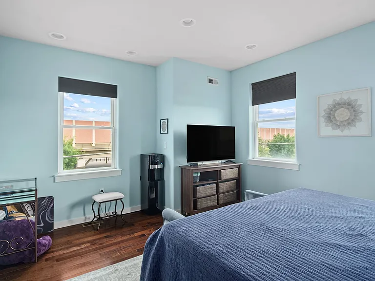 101 Mercy St — Photo 16