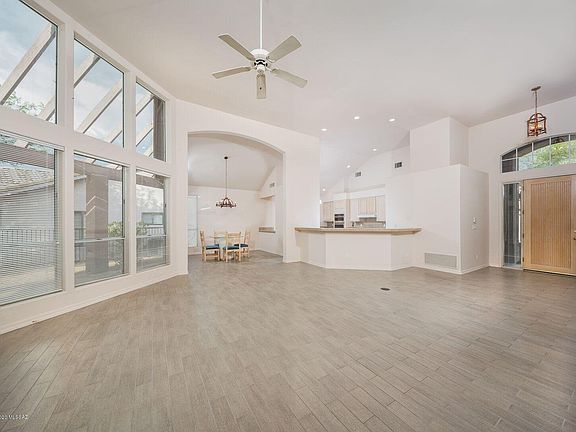 2nd image of 708 S Deer Bend Ct